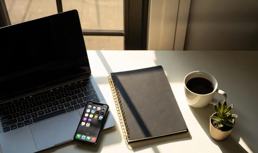 Mindful tech tips for daily use promoting balanced screen time and intentional technology habits